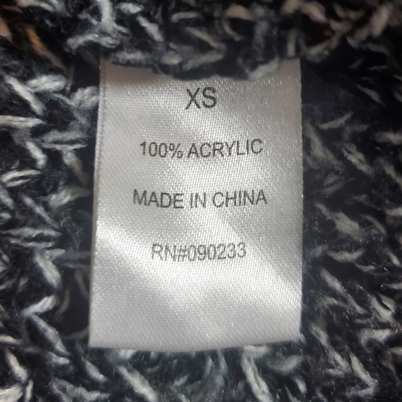 Kendall & Kylie Chunky Crowl Neck Sweater - Picture 10 of 10